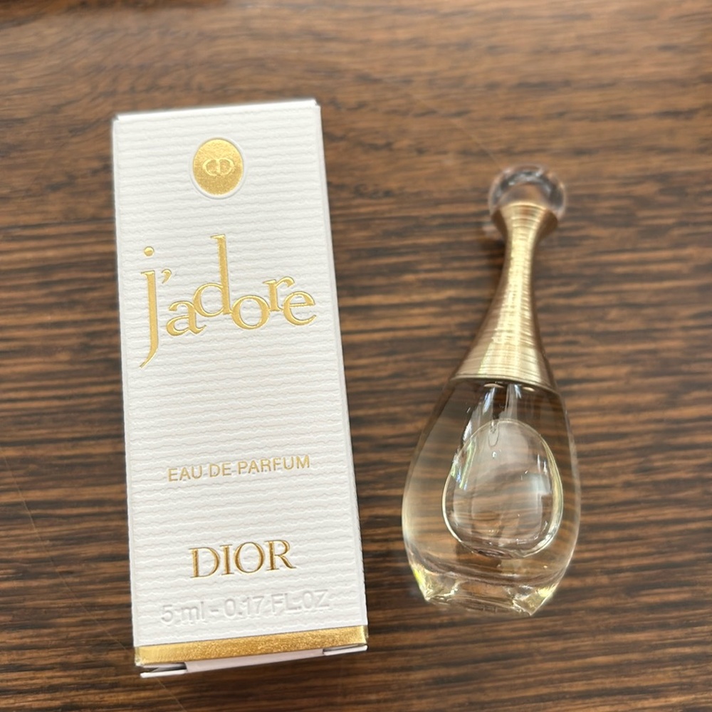 Dior Butterfly Gift Set - Picture 12 of 14